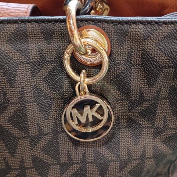 Michael Kors leather trimmed logo bag - Picture 8 of 10